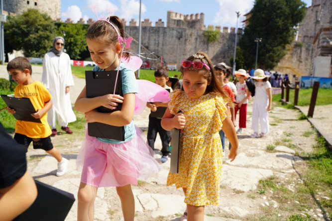 Efsaneleriyle Ünlü Yedikule Hisarı'nda Çocuklarımız İçin Tarihî Keşif Turu Başladı!