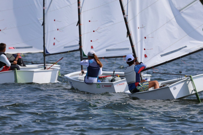 Fatih'te Gençler İçin Heyecan Verici Optimist Yelken Yarışı!
