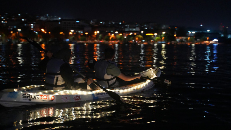 Işıklı Kano Etkinliği: Haliç'te Spor ve Doğa Bir Arada
