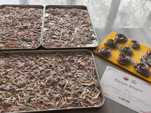 KARINCA El Emeği Eğitim Birimi'nden Silivrikapı'da Sebzeli Erişte Atölyesi