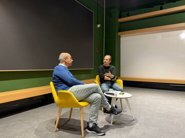 Neslişah Sultan Fikir Atölyesi'nde Sinema Dünyasına Yolculuk: Derviş Zaim ve “Filler ve Çimen”