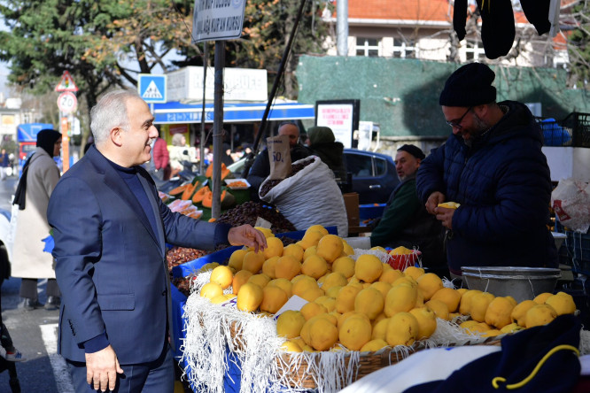 Başkan Turan, Çarşamba Pazarı'nda Hemşehrileriyle Buluştu