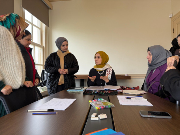 Kalemin Zarafeti Bâlâ Külliyesi Muvakkithânesi'nde Hayat Buluyor: Miras Fatih'ten Modern Kaligrafi Eğitimleri