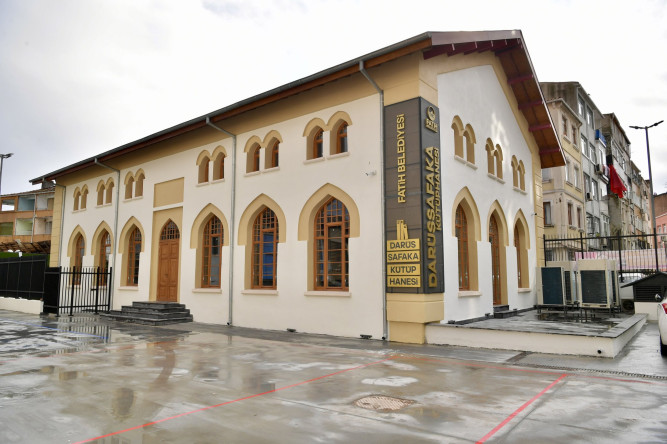 13. Kütüphanemiz, Darüşşafaka Kütüphanesi Gençlerimizin Hizmetinde!