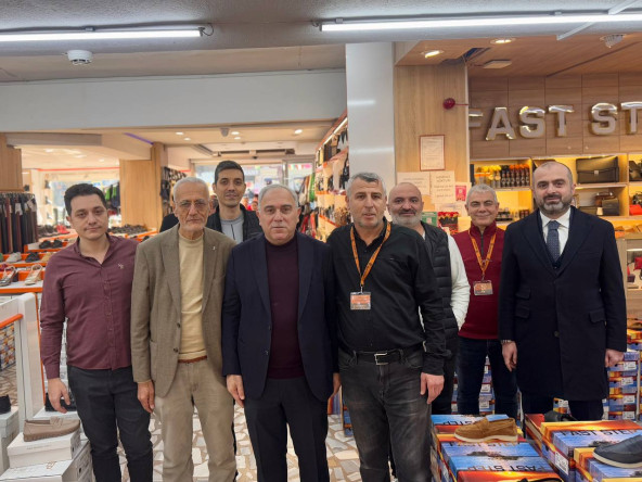 Başkan Turan, Kalenderhane Mahallesi'nde Fatihli Esnaf ve Vatandaşlarla Buluştu