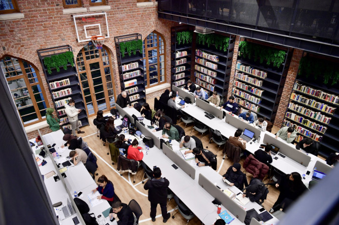 Başkan Turan, 13. Bilgi Yuvamız Darüşşafaka Kütüphanemizde Gençlerimizle Buluştu