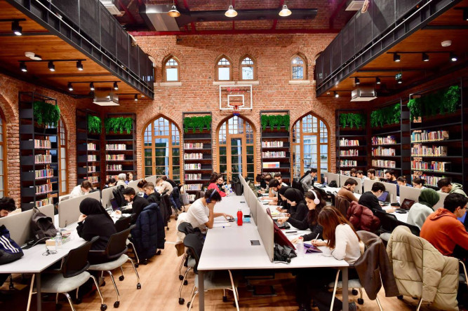 Başkan Turan, Gençlik ve Spor Bakanımız Sn. Osman Aşkın Bak'ı Darüşşafaka Kütüphanemizde Misafir Etti