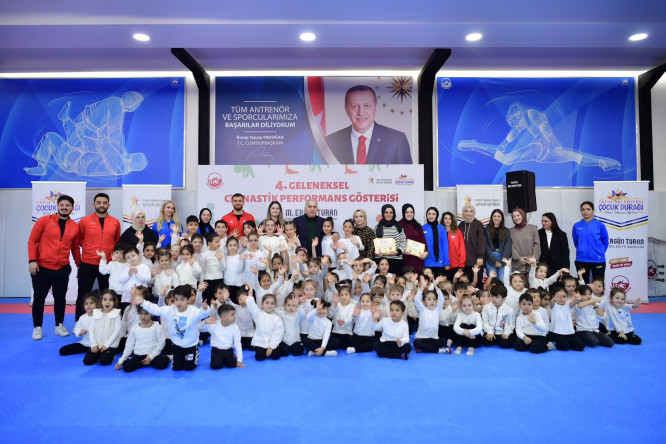 4. Geleneksel Jimnastik Gösterisi, Başkan Turan'ın Katılımıyla Gerçekleştirildi