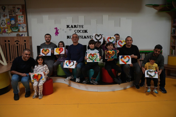 Babalar ve Çocuklarımız, Kariye Çocuk Kütüphanesi'nde Köpük Sanatıyla Keyifli Anlar Yaşadı