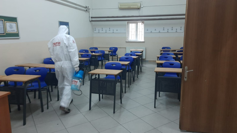 Okullarda Dezenfeksiyon ve İlaçlama Çalışmaları Sağlık İşleri Müdürlüğümüz Tarafından Sürdürülüyor