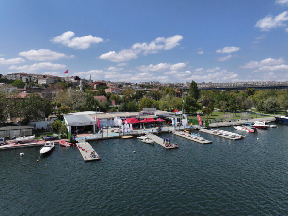 Fatih Belediyesi Kano ve Kürek Sporları Merkezi'nde Su Sporları Eğitimleri