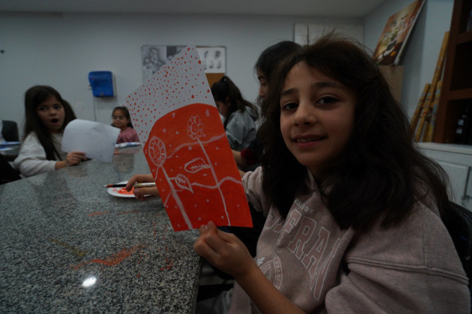 Fatih Sanat Akademisi'nden Çocuklarımıza Yönelik “Tek Renk Tek Fırça” Atölyesi: Monokrom Sanatın İncelikleri