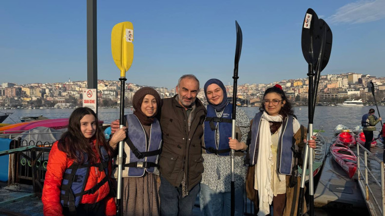 Ailelerimiz, Fatih Belediyesi Kano ve Kürek Sporları Merkezi'nde Düzenlenen “Ailemle Kano” Etkinliğinde Suyla Buluştu