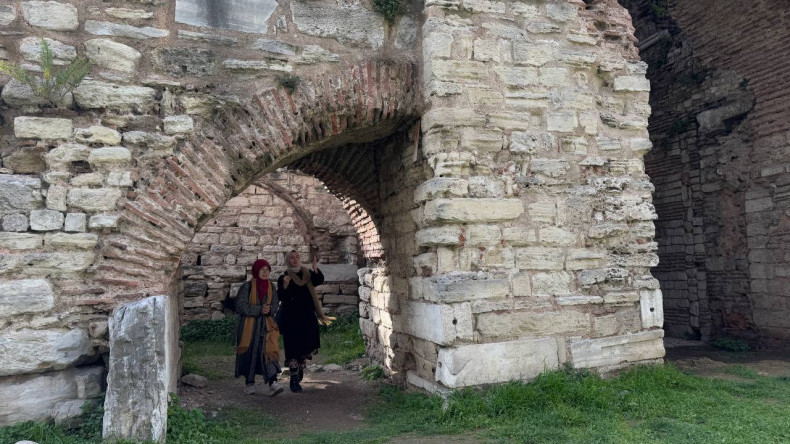 Efsaneleriyle Ünlü Yedikule Hisarı'nda Rehberli Gündüz Turları Devam Ediyor