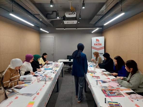 Vatan Kütüphanesi'nde “Parçalarla Sanat” ile İçsel Dünyaya Yolculuk