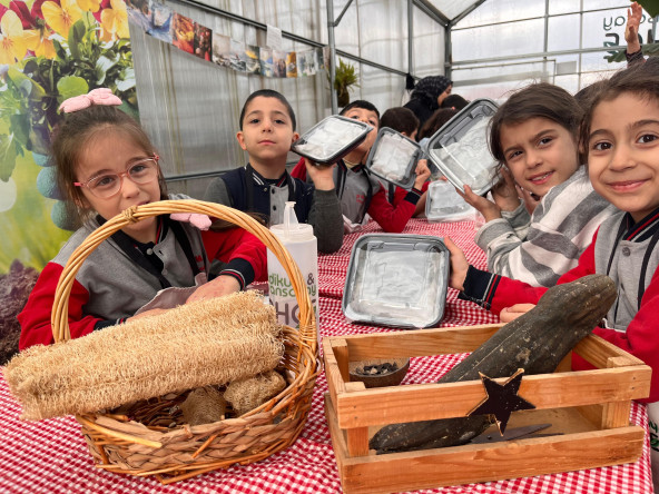 Atalık Tohumlarla Geleceğe Adım: Ayvansaray Bahçe'de Çocuklarımızla Lif Kabağı Çimlendirme Etkinliği