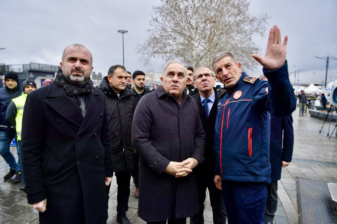 Başkan Turan, Mısır Çarşısı Yakınlarında Meydana Gelen Yangın Bölgesinde İncelemelerde Bulundu