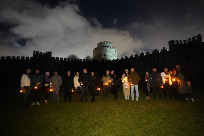Tarihî Bir Gece: Yedikule Hisarı'nda Fener Işığında Geçmişe Yolculuk