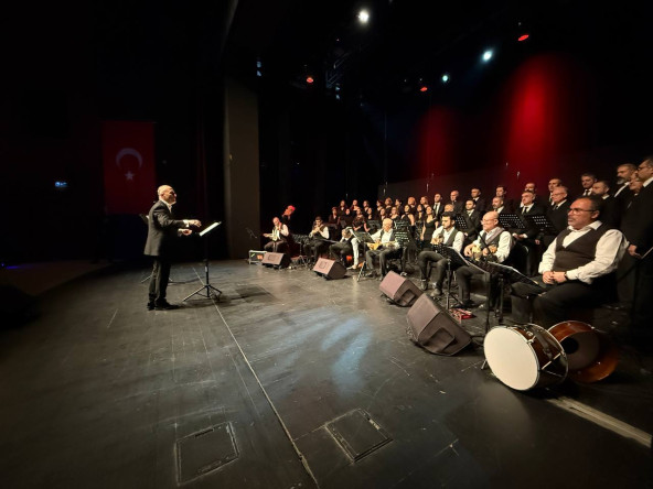 Vatandaşlarımız, FKSM'deki "Türk Halk Müziği Korosu" ile Keyifli Bir Akşam Geçirdi