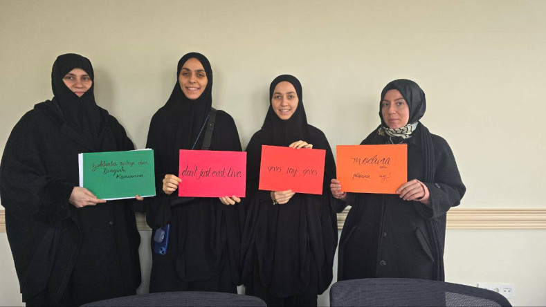 Kalemin Zarafeti Bâlâ Külliyesi Muvakkithânesi'nde Hayat Buluyor: Miras Fatih'ten Modern Hat Sanatı Dersleri