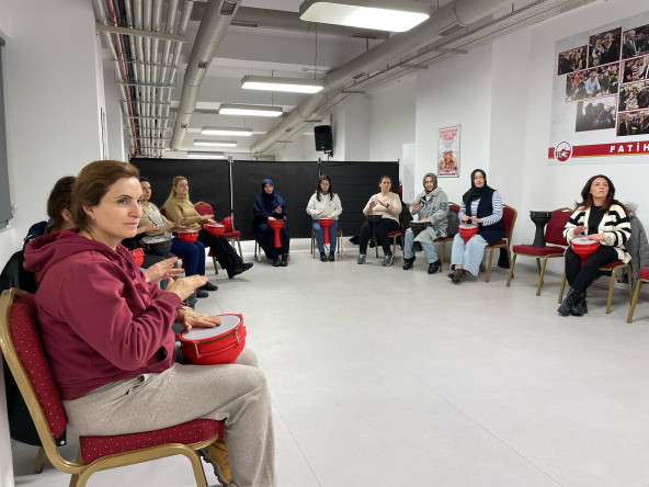 FitFatih'ten Fındıkzade Çukurbostan Yaşam Merkezi Çok Amaçlı Salon'da “Stres Avcıları: Ritim Versiyonu” Programı