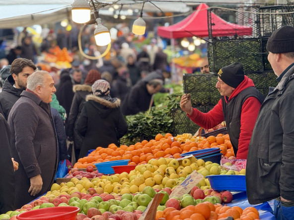 Başkan Turan, Mübarek Ramazan Öncesi Şehremini Mahallesi'nde Fatihli Esnaf ve Vatandaşlarla Buluştu