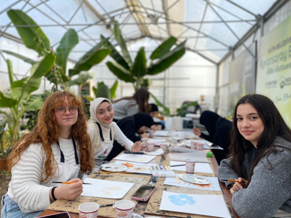 Ayvansaray Bahçe'de Bitki Ressamlığı Atölyesi: Vatandaşlarımız Doğayı Sanatla Buluşturuyor