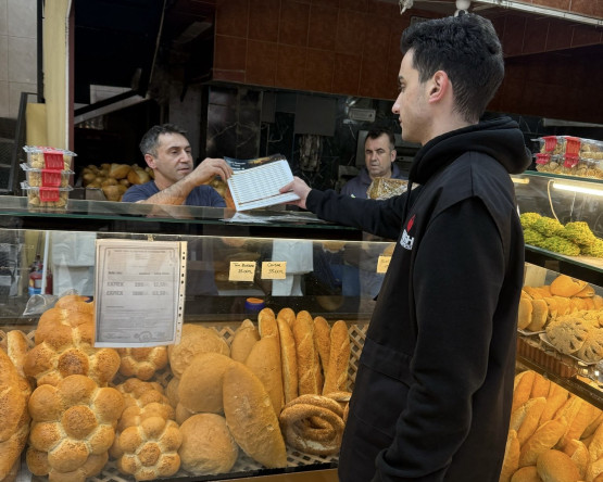 Halkla İlişkiler Ofisimiz, Mübarek Ramazan Ayının Bereketini Paylaşmak İçin Vatandaşlarımıza İmsakiye Ulaştırıyor