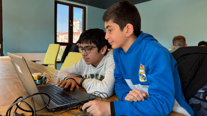 Deneyap Çalışmalarımız Devam Ediyor: Geleceğin Mühendisleri Bilim Fatih'te Yetişiyor