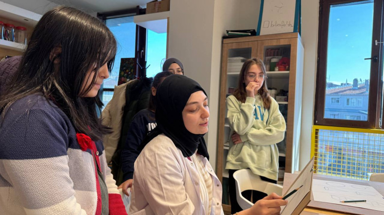 Bilim Fatih'ten Öğrencilerimize Hem Keyifli Hem Öğretici Karakalem Teknikleri Eğitimleri