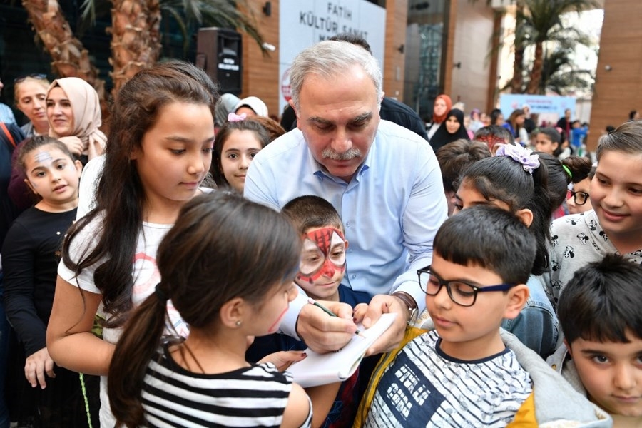 Çocuklar Hem Kitap Okudu Hem Eğlendi