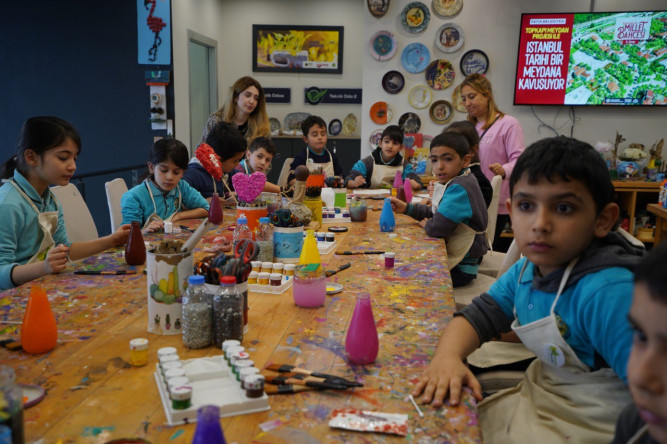 Öğrencilerimiz, 1. Sınıf Atık Getirme Merkezi'nde Çevreye Duyarlılık Kazanıyor