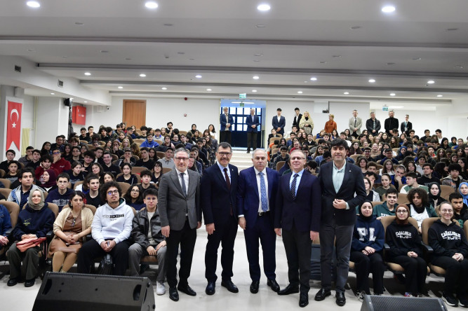 Başkan Turan, Vefa Lisesi'ni Ziyaret Ederek “Kariyerime Bir Adım” Programında Öğrencilerimizle Buluştu