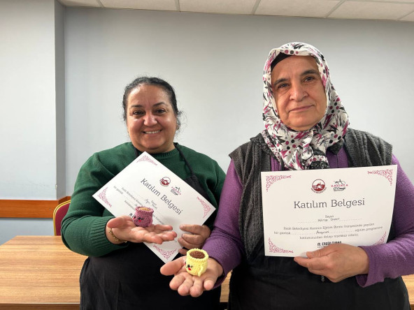 Vatandaşlarımız, KARINCA El Emeği Eğitim Birimi'nin Hekimoğlu'ndaki Amigurumi Eğitiminde Bir Araya Geliyor