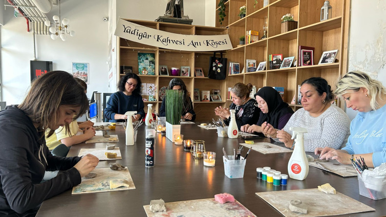 Yadigâr Kahvesi'nde Seramikle Stres Yönetimi: Kadın ve Aile Birimimizin NoMonoton Çalışması