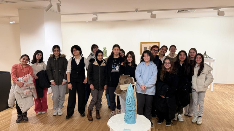Gençlerimiz Sanatla İç İçe: Fatih Belediyesi'nden Sanat Galerilerine Öğrenci Gezileri