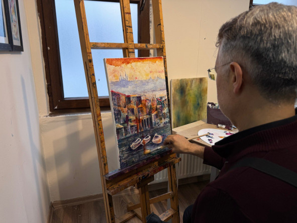 KARINCA El Emeği Eğitim Birimi ile Ayvansaray'da Resim Eğitimi: Cemal Toy Rehberliğinde Gençler Sanatla Bir Arada