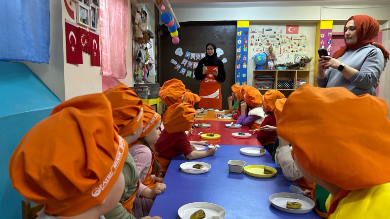 Mehmet Akif Ortaokulu Anaokulu'nda Minik Şeflerimizle Keyifli ve Eğitici Bir Mutfak Buluşması