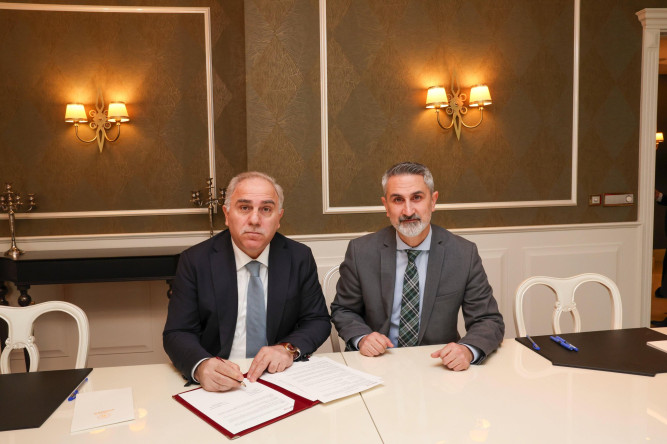 Bakan Bak, Başkan Turan ve Spor Toto Teşkilat Başkanı Öztürk, Fatih Karagümrük Spor Kulübü'nün Stadyum Projesi Protokolünü İmzaladı