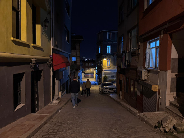 Kadın ve Aile Birimimizin Gizli Rota Etkinliği, Sultanahmet'ten Küçük Bazaar'a Uzanan Tarihî Güzergâhıyla Katılımcılarını Keşfe Davet Ediyor