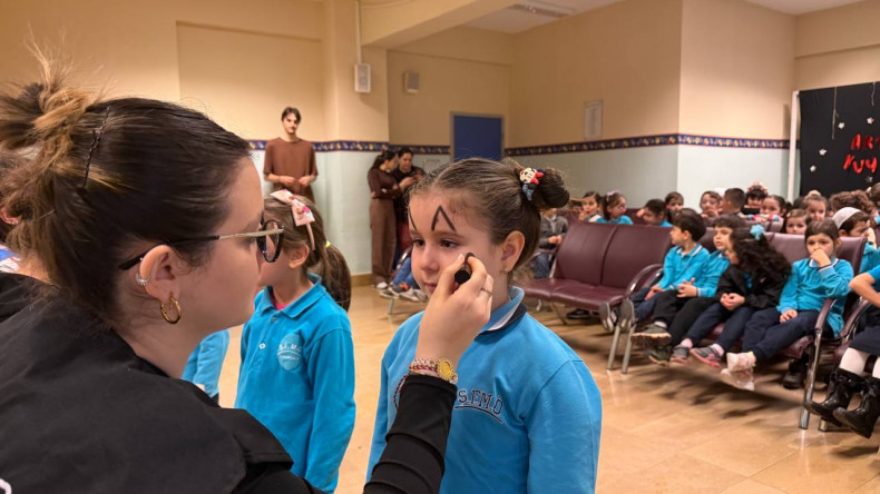 Halkla İlişkiler Ofisimizin Süperbüs'ü, Şehit Fikret Metin Öztürk İlkokulu'nda Miniklerimizle Buluşuyor!