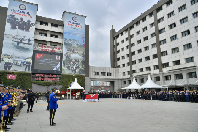 Başkan Turan, Bağcılar'da Görevi Başındayken Şehit Olan Çarşı ve Mahalle Bekçimiz Uğur Gölçek'in Cenaze Törenine Katıldı