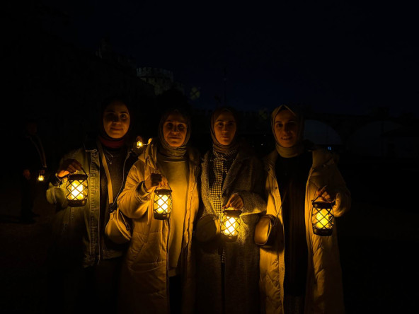 Ay Işığında Tarihî Bir Gece: Yedikule Hisarı'nda Fener Eşliğinde Yolculuk