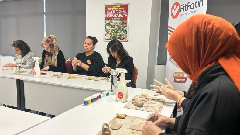 Fındıkzade Çukurbostan Yaşam Merkezi'nde Seramikle Stres Yönetimi: Kadın ve Aile Birimimizden NoMonoton Çalışması