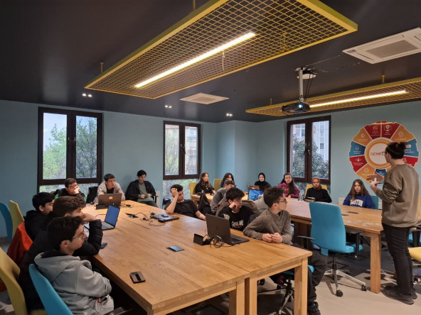 Bilim Fatih ile Geleceğe Bağlanan Gençler: Nesnelerin İnterneti Eğitimimiz Başladı