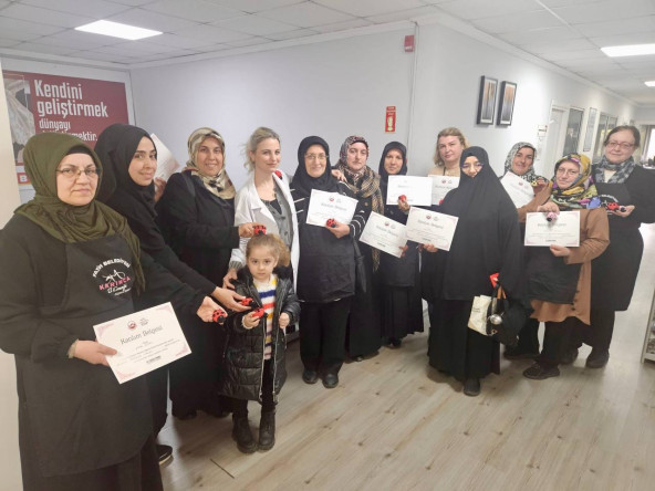 Vatandaşlarımız, KARINCA El Emeği Eğitim Birimi'nin Yavuz Selim'deki Amigurumi Atölyesi'nde Buluşuyor