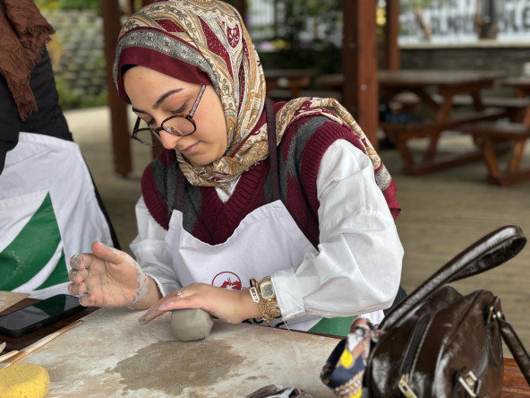 Yedikule Bahçe'de Seramik Atölyesi: Toprakla Buluşan Sanat, Doğayla Kurulan Bağ