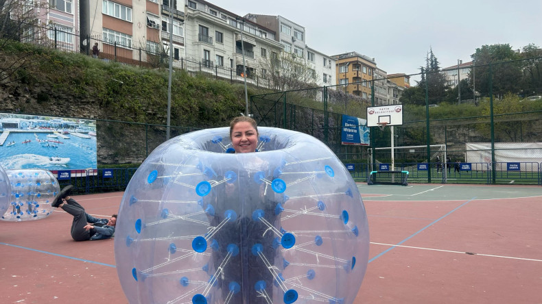 Kadın ve Aile Birimimiz ile Fındıkzade Çukurbostan Yaşam Merkezi'nde Balon Futbolu Heyecanı: Spor ve Eğlence Bir Arada