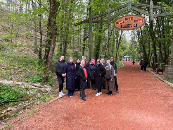 Vatandaşlarımız, Kadın ve Aile Birimimizin Belgrad Ormanı'ndaki Trekking Etkinliğiyle Doğayla Buluştu