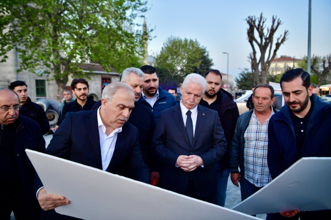 Başkan Turan, Vali Gül ile Fatih'in Yeni Yaşam Alanı Topkapı Kaleiçi Meydanı'ndaki Çalışmaları İnceledi